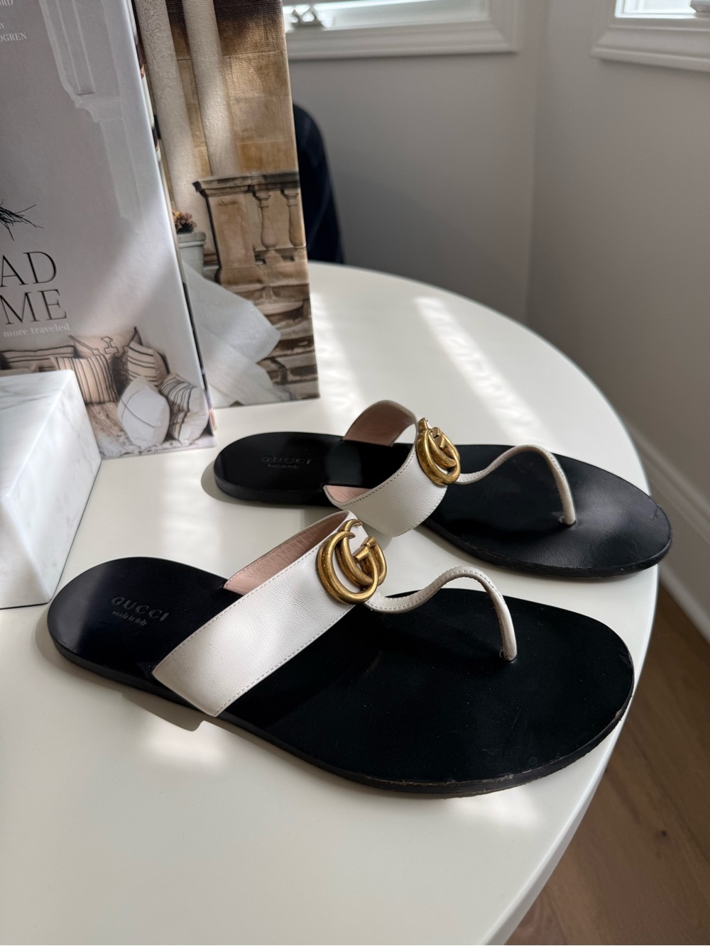 Gucci White Leather Thong Sandals with Gold Double G Accent - Picture 3 of 7